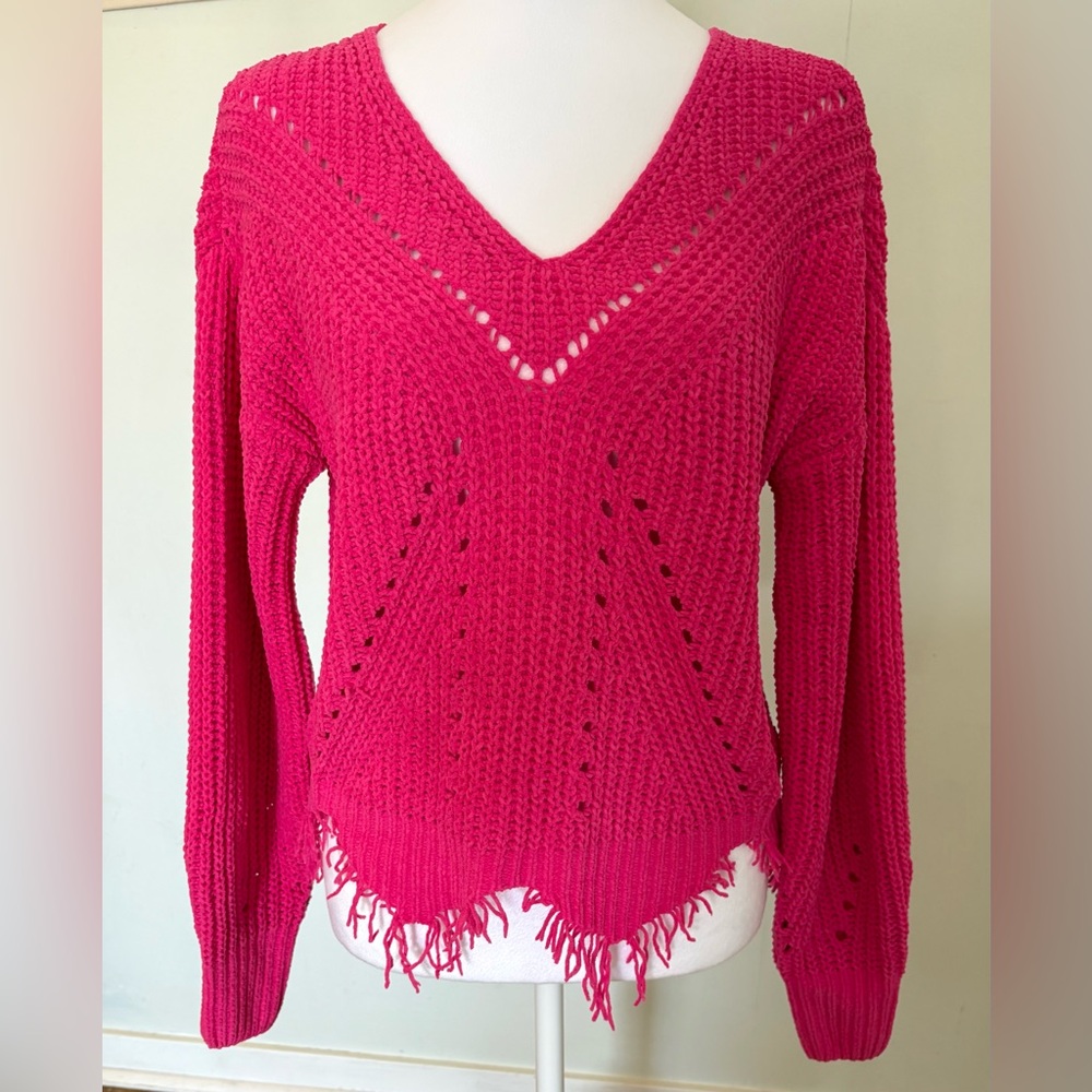 Almost Famous, Fringe-Hem Cropped Pink V Neck Sweater, Size S